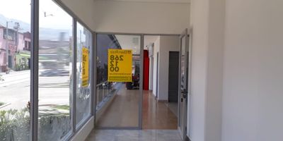 Local en excelente sector comercial, ubicado estratégicamente para que puedas potenciar tu marca, excelente vitrina.