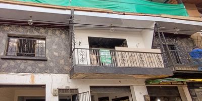 Agradable apartamento ubicado en el sector de sevilla, en la carrera 50, piso 2, tiene un área de 90 metros aproximadamente. El inmueble cuenta con: 2 alcobas, 2 baños (1) cabinado, 2 closets, sala y comedor, cocina sencilla con red de gas, y piso en cerámica.
Los datos de los inmuebles promocionados en la página web están sujetos a cambio y verificación de disponibilidad.