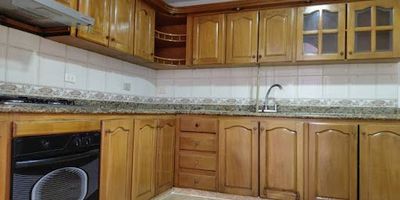 C.I: 447-13275. CASA-FLORESTA-ARRIENDO. UBICACION: CERCA A LA ESTACION FLORESTA DEL METRO , PARQUE DE LA FLORESTA, COLEGIO CALASANZ, INSTITUTO EDUCATIVO SANTA ROSA DE LIMA, PARROQUIA LA INMACULADA, ZONA BANCARIAS,SUPERMERCADOS, RESTAURANTES, AVENIDA 80, AVENIDA COLOMBIA, AVENIDA SAN JUAN. CASA 230 METROS, 4 ALCOBAS, 4 CLOSET, 3 BAÑOS, COCINA INTEGRAL, RED DE GAS, 2 PATIOS, SALA, COMEDOR, PARQUEADERO. EDUARS CORTES : 3176752681