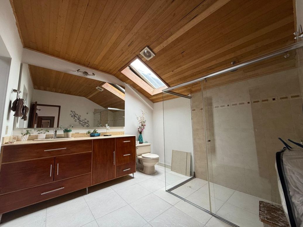 Apartamento de 3 alcobas en venta en Campo Alegre, Bogotá, 170 m² · foto 20 de 20