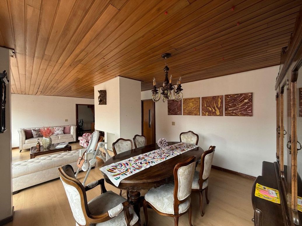 Apartamento de 3 alcobas en venta en Campo Alegre, Bogotá, 170 m² · foto 4 de 20