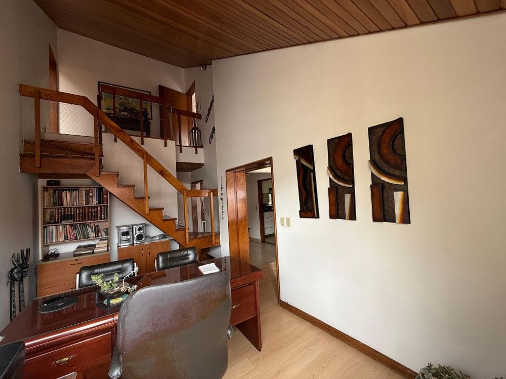 Apartamento de 3 alcobas en venta en Campo Alegre, Bogotá, 170 m² · foto 7 de 20