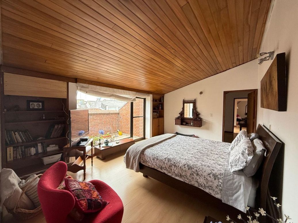 Apartamento de 3 alcobas en venta en Campo Alegre, Bogotá, 170 m² · foto 19 de 20