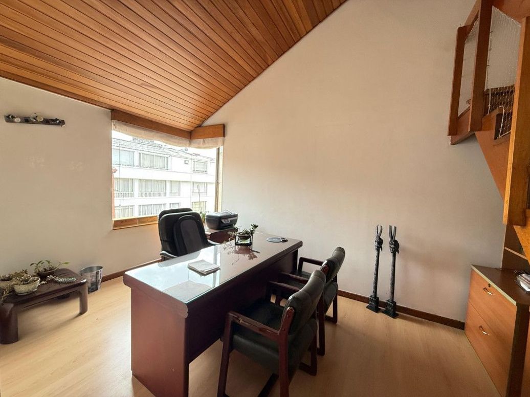 Apartamento de 3 alcobas en venta en Campo Alegre, Bogotá, 170 m² · foto 8 de 20