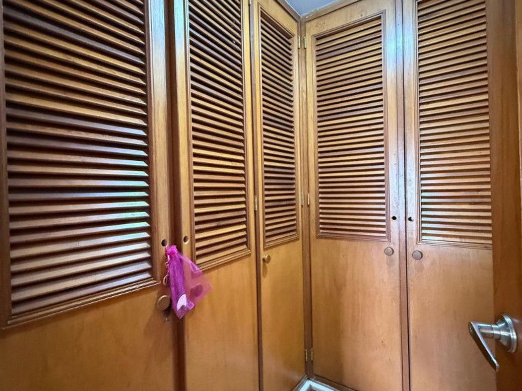 Apartamento de 3 alcobas en venta en Campo Alegre, Bogotá, 170 m² · foto 14 de 20