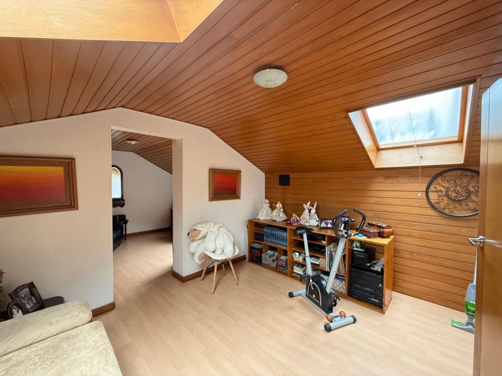 Apartamento de 3 alcobas en venta en Campo Alegre, Bogotá, 170 m² · foto 17 de 20