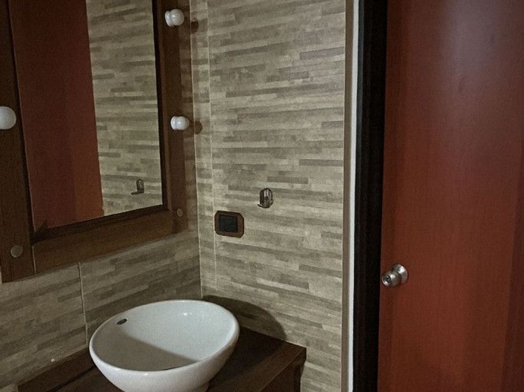 Apartamento de 2 alcobas en venta en Santa Ines, Bogotá, 41 m² · foto 2 de 4