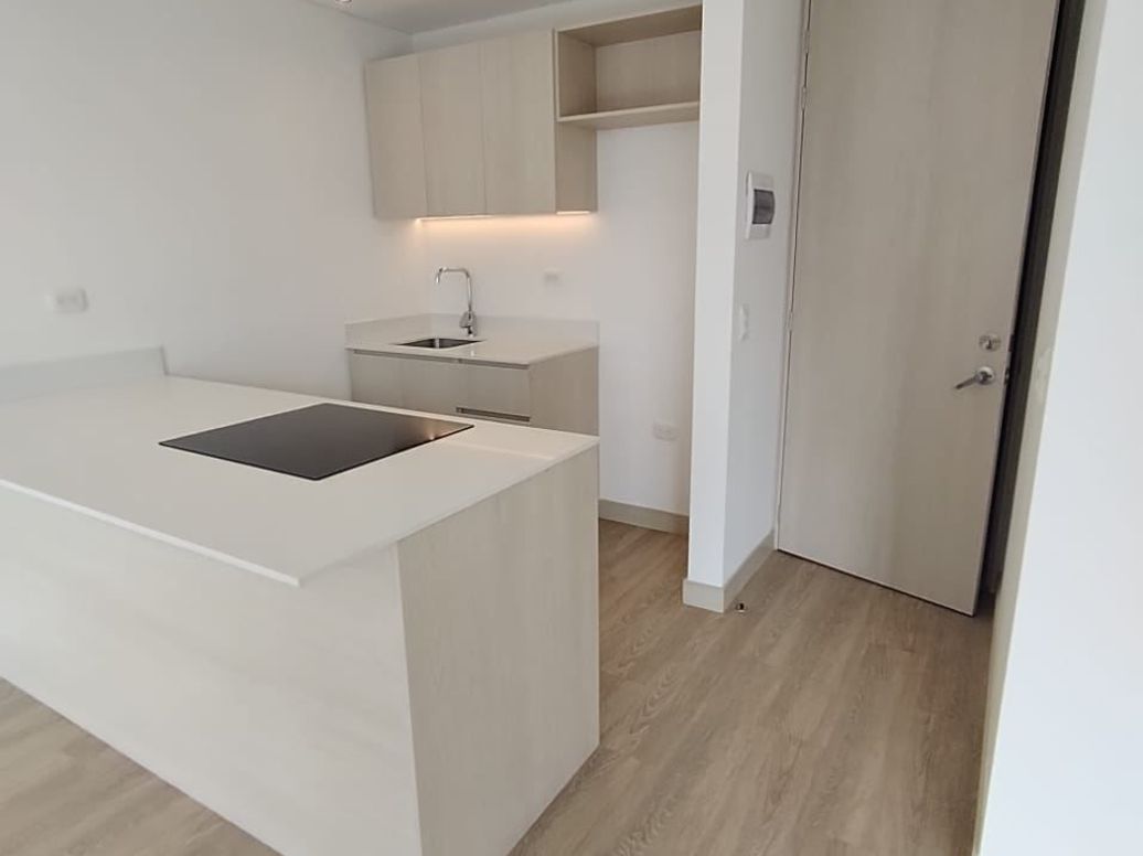 Apartamento de 1 alcoba en venta en Quinta Paredes, Bogotá, 43 m² · foto 3 de 20