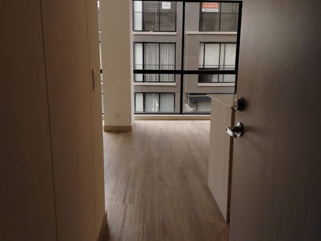 Apartamento de 1 alcoba en venta en Quinta Paredes, Bogotá, 43 m² · foto 2 de 20