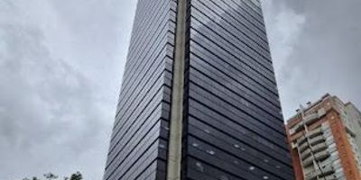 MAGNIFICA OFICINA MUY BIEN UBICADA EN EL CENTRO INTERNACIONA, EXCELENTE VISTA ,ILUMINADA  LAS MEJORES VIAS DE ACCESO TRANSPORTE PUBLICO , RESTAURANTES,  ZONA BANCARIA 