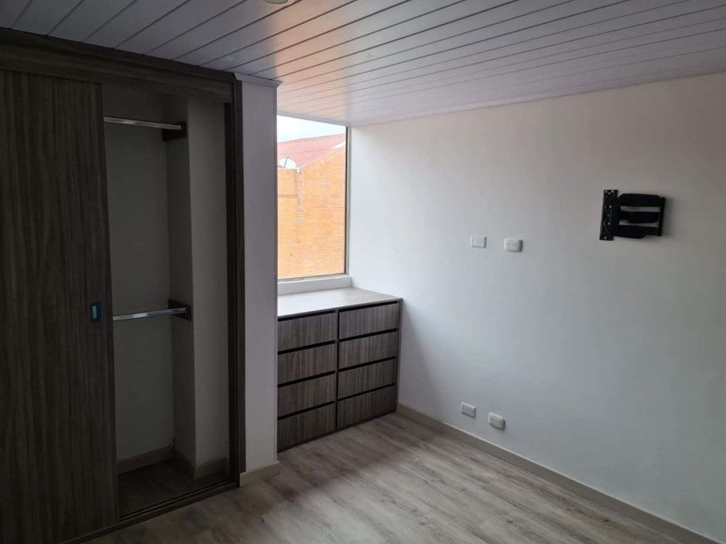 Apartamento de 4 alcobas en venta en Mirandela, Bogotá, 90 m² · foto 5 de 6