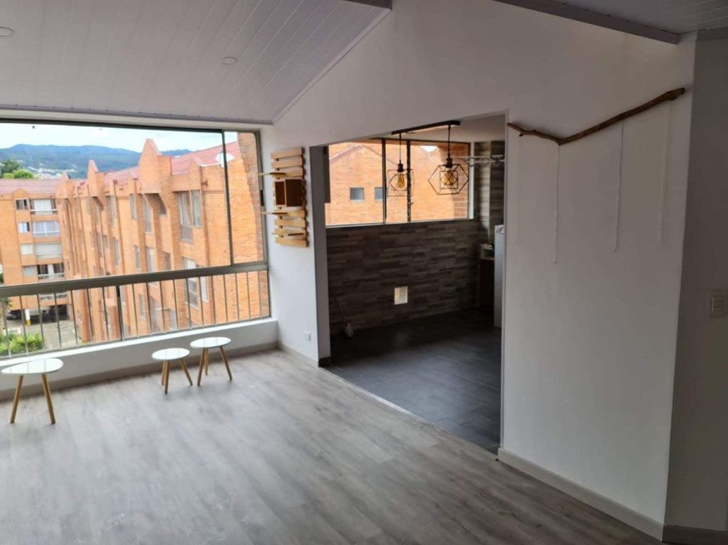 Apartamento de 4 alcobas en venta en Mirandela, Bogotá, 90 m² · foto 3 de 6