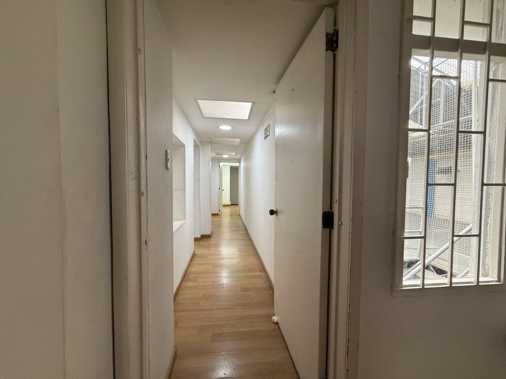Casa de 3 alcobas en venta en Normandía, Bogotá, 708 m² · foto 4 de 6