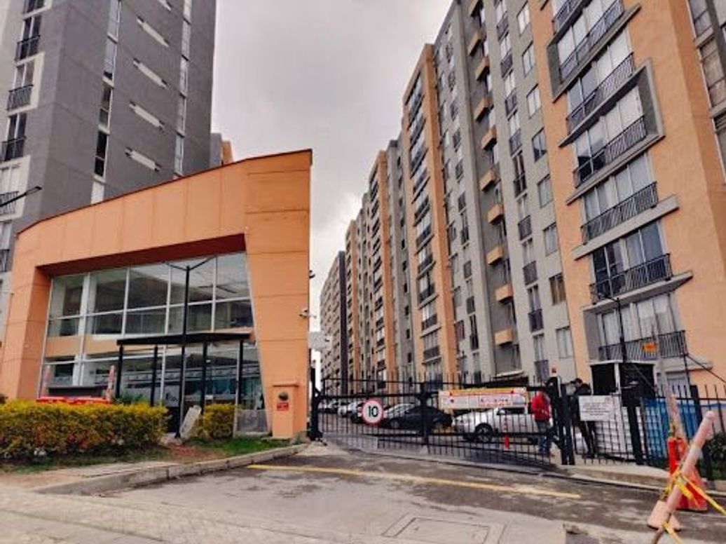 Apartamento de 3 alcobas en venta en 20 De Julio, Bogotá, 52 m² · foto 3 de 20
