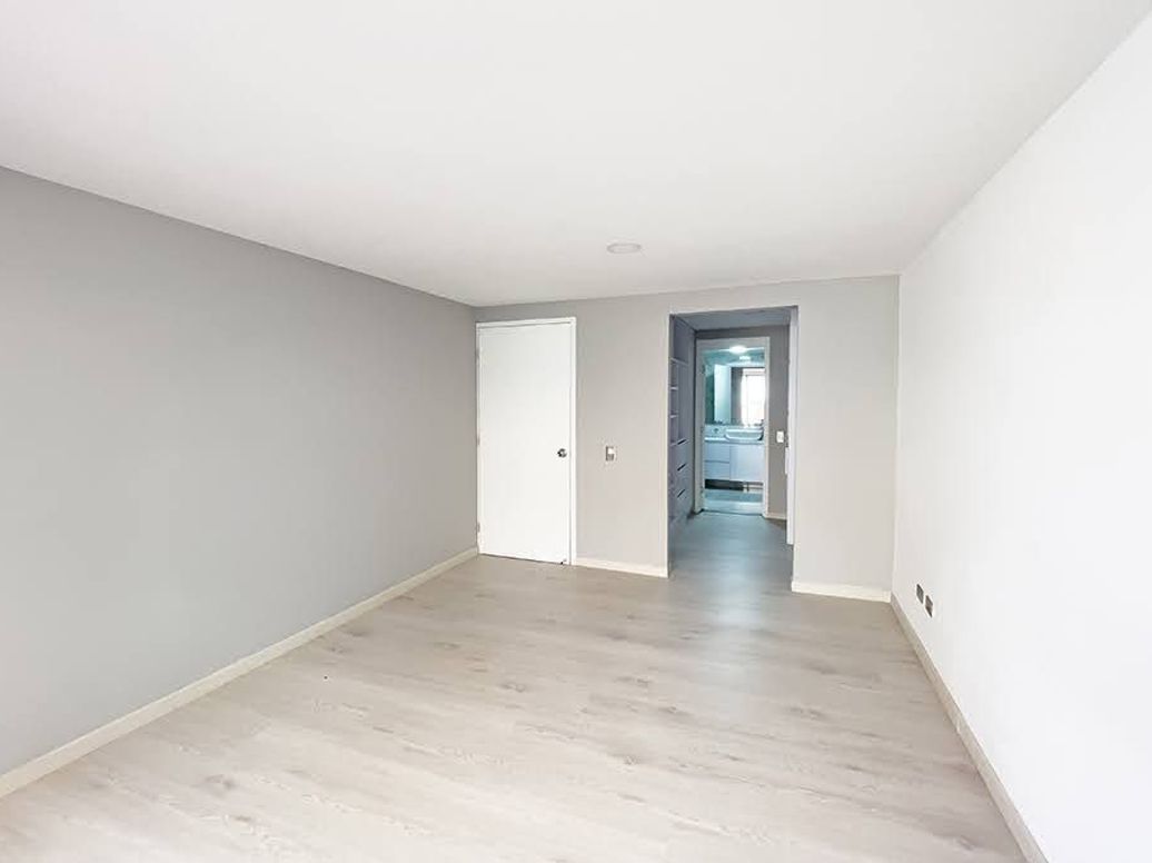 Apartamento de 3 alcobas en venta en Molinos Norte, Bogotá, 126 m² · foto 2 de 8