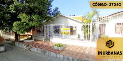 CÓDIGO INTERNO: 27340 - CASA CONSTA DE COCINA INTEGRAL, SALA INDEPENDIENTE, CONEXION PARA AIRES, ESTUFA A GAS, ÁREA DE LABORES, PISO DE CERÁMICA Y CIELO RASO DRYWAL. UBICADO CERCA A VÍAS PRINCIPALES, PARQUES, COLEGIOS, SUPERMERCADOS, TRANSPORTE PÚBLICO E IGLESIAS.