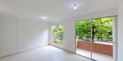 Vendo apartamento al sur de cale en Bochalema, segundo piso acceso por escaleras, consta de tres habitaciones la principal con baño, baño social, sala comedor, cocina, balco, zona de ropas.

el conjunto cuenta con piscina, zonas verdes, parque infantil. parqueadero comunitario.