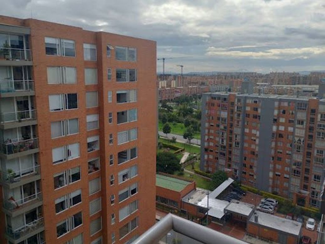 Apartamento de 3 alcobas en venta en La Felicidad, Bogotá, 136 m² · foto 18 de 20