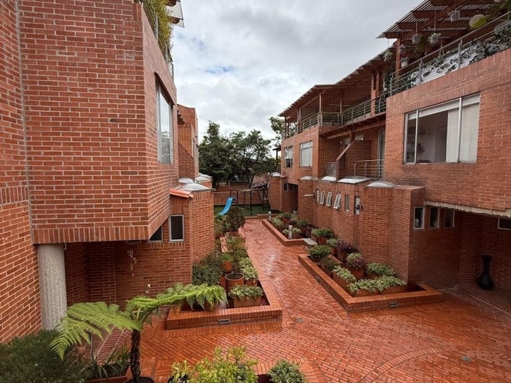 Casa de 3 alcobas en venta en Las Nieves, Bogotá, 226 m² · foto 3 de 20