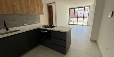 Apartamento para estrenar en alquiler edificio orquídeas del hato en Marinilla, cuenta con parqueadero y cuarto útil, cercano a; transporte público, tiendas, supermercados, colegios, centros médicos, a la estación de policía, iglesias y vías principales. Para más información 3044425334 Fernando Saavedra