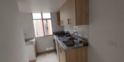 Apartamento en arriendo sector camino verde envigado  3 habitaciones  Sala comedor  Cocina  Balcón  Parqueadero  Zona tranquila , buen transporte público , zonas verdes , unidad completa , vigilancia 24 horas