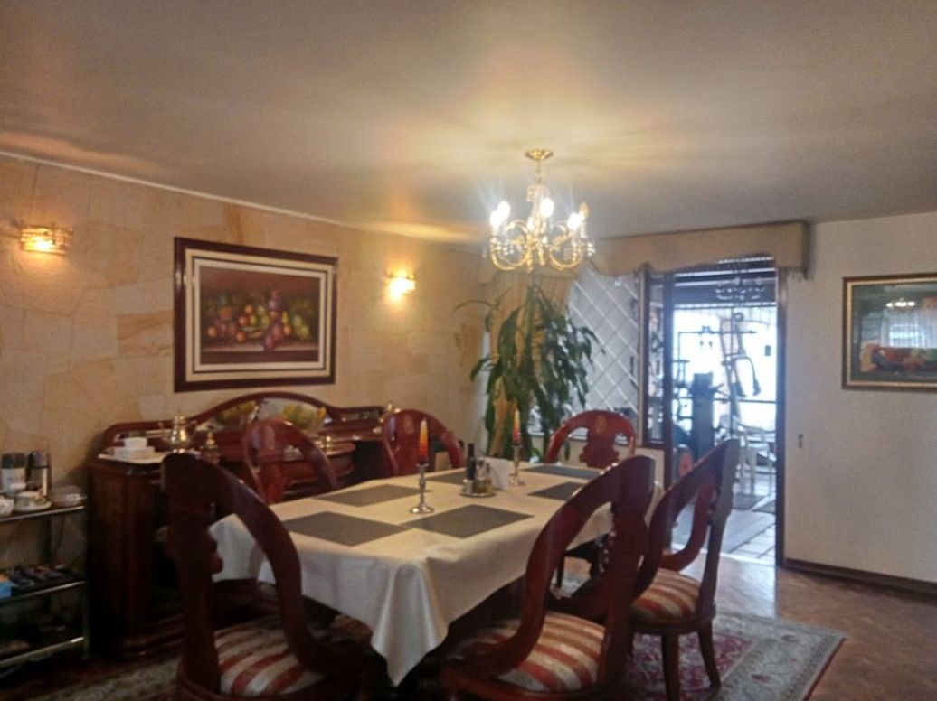 Casa de 5 alcobas en venta en Santa Bibiana, Bogotá, 445 m² · foto 5 de 20