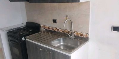 Apartamento En Venta o Arriendo Sector Robledo Palenque Cuenta con un area de 43 mts22 habitaciones 1 baño Sala comedor Cocina integral Zona de ropas 4 parqueaderos de moto Parqueadero de visitantes Ascensor Piso alto con vista a la ciudad Unidad cerrada con porteria 24 horasCircueto cerrado TVListo para escrituras .Cerca D1 , bombas de gasolina ,exito de robledo ,colegios ,universidades,con rutas de transporte publico urbano para desplazarse a cualquier lugar de la ciudad.