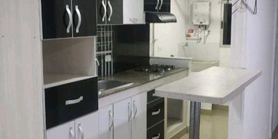 APARTAMENTO PARA ARRIENDO EN LA NAVARRA, MUY CERCA A LA ESTACION NIQUIA DEL METRO, CUENTA CON 3 HABITACIONES Y 2 BAÑOS, UN PISO 4, CUENTA CON PARQUEADERO PRIVADO Y EXCELENTES RUTAS DE TRANSPORTE.