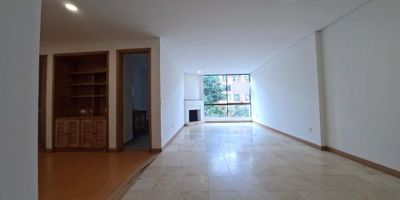 [ARR] ID HOUM: 159091

Entérate de todos los beneficios al arrendar con nosotros:
    • Asistencia e intermediación con el propietario
    • Firma tu contrato online
    • Arrienda sin burocracia, sin papeleos ni notarías

Departamento en arriendo, ubicado en el barrio Puente Largo, con una superficie construida de 120.00 m² y superficie total de 120.00  m². 

Sus principales características son:

    • No amoblado
    • 4 dormitorios
    • 4 baños
    • No Admite mascotas
    • 2 parqueaderos
    • Año de construcción: 2005
    • Bodega
            
Además, el inmueble cuenta con las siguientes amenidades:

    • Ascensor
    • Lavandería

Si arriendas con nosotros, te brindamos asesoría personalizada durante todo el proceso.

Requisitos para arrendar con nosotros:

    • Arrienda sin codeudor*, fácil, rápido y seguro
    • Demuestra un ingreso mensual neto de al menos 2.5 veces el valor del arriendo (los ingresos mensuales se pueden complementar por las personas que vivirán en este inmueble)
    • Completa tu información básica y mándanos tus extractos bancarios o documentos que demuestren tus ingresos
    • No debes tener reportes negativos en centrales de crédito
        

IMPORTANTE:

    • Te invitamos a agendar una visita a esta propiedad
    • Si tienes alguna duda por favor puedes solicitar más información desde los portales como también contactarte directamente con nosotros
    
Más que una inmobiliaria, somos Houm.
*Aplican T&C