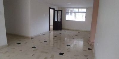 APARTAMENTO EN ARRIENDO EN EL SECTOR DEL BARRIO PORVENIR EN LA CIUDAD DE BARRANQUILLA 
EXCELENTE UBICACION 
AREA 150 MTS
ESTRATO 4
3 HABITACIONES , 3 BAÑOS , COCINA , COMEDOR , SALA , ZONA DE LABORES , GARAJE CUBIERTO , CUARTO Y BAÑO DE SERVICIO , PORTERIA .
SEGUNDA PLANTA
APTO 2A

