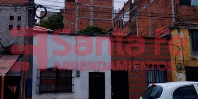 LA PROPIEDAD CUENTA CON BAÑO CABINADO EN ACRÍLICO, GABINETE, BIFFE, ALACENAS EN COCINA,LÁMPARAS DECORATIVAS, MESA DE PLANCHAR, TENDEDERO PLEGABLE, SALA COMEDOR, 2 CLOSET, PISO EN CERAMICA.
INMUEBLE SUJETO A VERIFICACIÓN DE DISPONIBILIDAD
