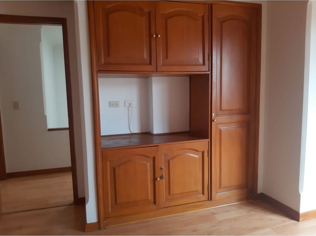 Apartamento de 3 alcobas en venta en El Contador, Bogotá, 138 m² · foto 10 de 16
