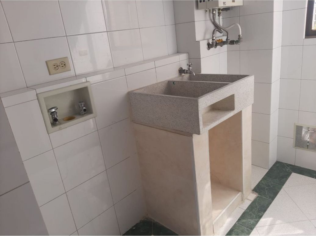 Apartamento de 3 alcobas en venta en El Contador, Bogotá, 138 m² · foto 14 de 16