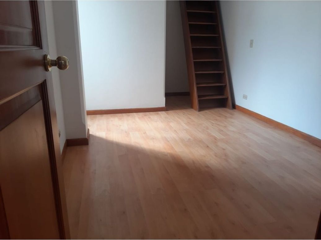 Apartamento de 3 alcobas en venta en El Contador, Bogotá, 138 m² · foto 3 de 16