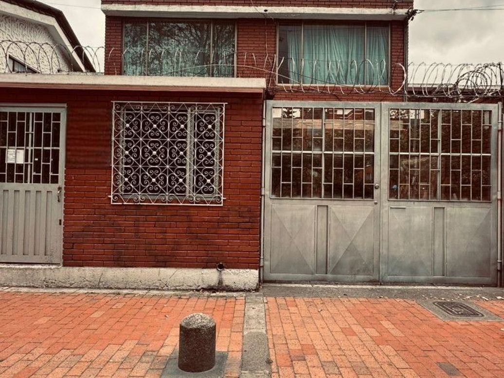 Casa de 3 alcobas en venta en La Esmeralda, Bogotá, 175 m² · foto 3 de 4