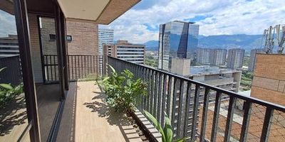 Apartamento en arriendo en ciudad del rio área de 70 mt2 que está distribuido en 1 alcobas y vestier,2 baño, sala comedor, cocina integral, zona de ropas más y 1 parqueadero
Se encuentra en unidad cerrada, salón social, ascensor, juegos infantiles, cancha polideportiva, piscina, salones de juego, gimnasio, parqueadero para visitantes y portería 24 horas. No esperes más y separa tu cita.
Contacto: 3242008310
Asesor: JHOAN LEON