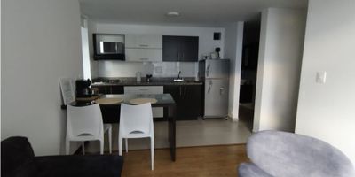 ¡Apartaestudio amoblado en venta en Avenida Santander, Manizales! | Castro Rosero

Ideal para tu estilo de vida moderno y práctico, este apartaestudio en el corazón de Manizales combina comodidad, ubicación y seguridad. Perfecto para solteros o parejas.

Espacios Bien Distribuidos:


 Área privada: 36.27 m².
 Habitación: 1 con clóset.
 Baño: 1 completo y moderno.
 Sala-comedor acogedora.
 Zona de ropas independiente.


Comodidades:


 Cocina integral totalmente equipada.
 Suelos en cerámica/mármol.


Seguridad:


 Portería y vigilancia 24 horas.


Extras y Ubicación:


 Piso 5 con ascensor, acceso pavimentado y diseño pensado para tu comodidad.
 Cerca de centros comerciales, colegios, universidades y clínicas.
 Acceso rápido al transporte público y principales vías de la ciudad.


 

¡Haz realidad tu sueño de vivir en la Avenida Santander! Contáctanos hoy mismo y programa una visita.
