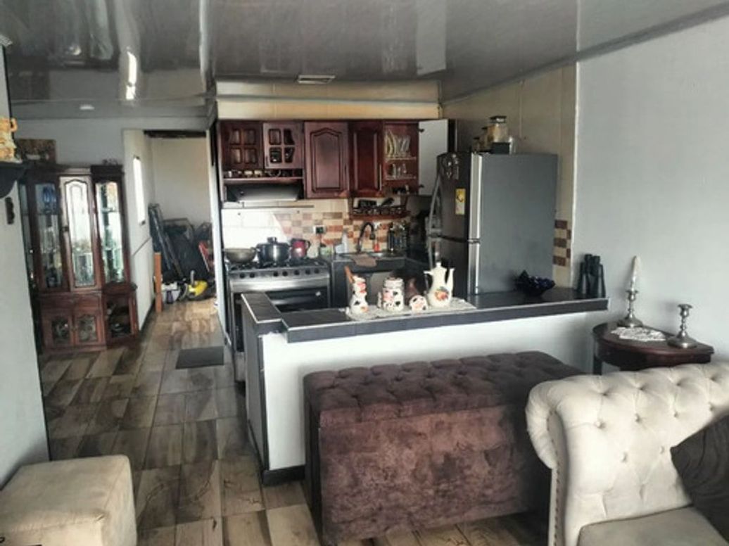 Casa de 5 alcobas en venta en Timiza, Bogotá, 273 m² · foto 6 de 12