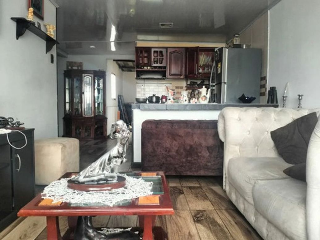 Casa de 5 alcobas en venta en Timiza, Bogotá, 273 m² · foto 9 de 12