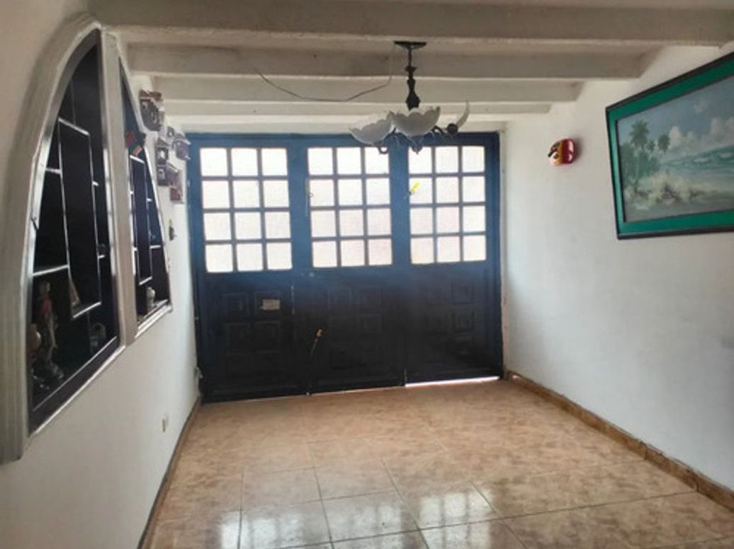 Casa de 5 alcobas en venta en Timiza, Bogotá, 273 m² · foto 2 de 12