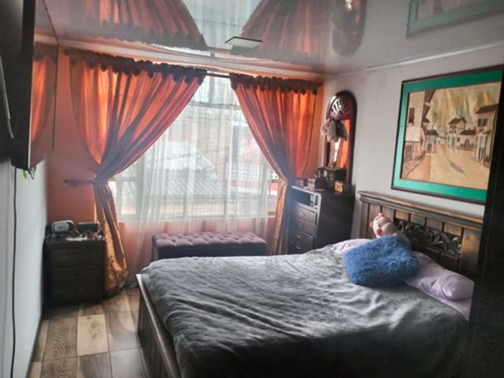 Casa de 5 alcobas en venta en Timiza, Bogotá, 273 m² · foto 12 de 12