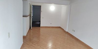 Arriendo apartamento cuarto piso en unidad cerrada sin ascensor, cerca  del Exito de Belén Gran vía, 3 alcobas, 2 baños, salón comedor, balcón, piso en cerámica, parqueadero privado.