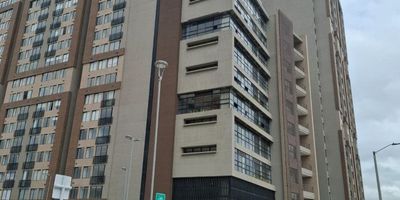 Vive con comodidad y estilo en este hermoso apartamento completamente nuevo, remodelado, ubicado en una de las zonas de mayor proyección en el sector de Montevideo. Su excelente distribución y acabados modernos lo hacen ideal para quienes buscan confort y funcionalidad, área bien iluminada con luz natural, estudio ideal para teletrabajo o lectura, cocina integral a gas, moderna y funcional, zona de lavandería independiente. Zonas comunes parque infantil para el disfrute de los más pequeños BBQ perfecta para reuniones con amigos o familia, piscina para relajarte o disfrutar en los días soleados. Ubicado en Montevideo, con excelente acceso a vías principales, transporte público y zonas comerciales, cerca al terminal de transportes, centro comercial salitre.