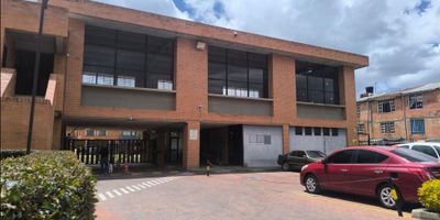 Apartamento en Petrel venta de 46M², con vista interior, ubicado en un 1er piso (Torre 7 Apto 103), acceso por hall de la torre, parqueadero comunal. Consta de 3 habitaciones, 1 baño, sala comedor, cocina integral y zona de lavandería. Tiene piso cerámico en todas sus zonas. El conjunto cuenta con salón comunal, zonas verdes, parque infantil y vigilancia privada las 24 horas. Cerca a centro comercial EcoPlaza; cerca a almacenes de cadena Éxito, Surtimax, Alcohosto; cerca a colegio Institución Educativa La Armonía; cerca a paraderos de transporte publico e intermunicipal; Vías de acceso por la Carrera 17 y Calle 23.NID 37003894947 
