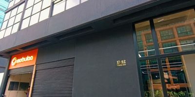 Descubre la elegancia y comodidad en este exclusivo aparta-estudio tipo Loft para estrenar ubicado en Chico norte en el piso séptimo con acceso por ascensor. Con una distribución inteligente de 17 metros cuadrados, esta propiedad ofrece una habitación luminosa, perfecta para descansar y relajarse. El baño moderno y funcional añade un toque de sofisticación al espacio el edificio cuenta con vigilancia 24/7 , Terraza y zona BBQ , con  parqueaderos de visitantes . Además, su ubicación estratégica te brinda acceso a una amplia variedad de servicios y comercios. Vive la experiencia de lujo y confort en este aparta-estudio único. ¡No pierdas la oportunidad de hacerlo tuyo!