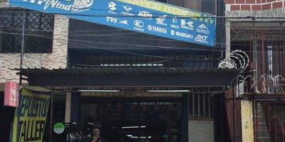 Vendo casa en el Barrio La Gran Colombia, ubicada sobre toda la avenida simon bolivar, zona comercial, supermercados, colegios, parques, facil acceso de transporte publico y zona de alta Valoración
2 pisos Unifamiliar 
Area de lote: 97 mts 
Area construida: 287 mts

Consta: primer piso:  Local comercial tiene mezane segundo piso, tiene altura de 3 metros.
Segundo piso: sala, comedor, cocina , 3 habitaciones, baño y zona de oficio 
Tercer piso: sala, comedor, cocina, 3 habitaciones, baño y zona de oficio.

Valor de venta: 650 millones negociables