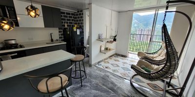 Te ofrezco en venta excelente apartamento en Serramonte(BELLO), una excelente ubicación por su tranquilidad, buen sistema de trasnporte y ademas tienes cerca restaurantes,supermercados e iglesia, la casa cuenta con:

-Área aproximada de 54 mts²
-3 alcobas
-2 baños
-Sala-Comedor
-Cocina integral
-zona de ropas
-balcon con excelente vista y son poniente 
-Parqueadero común con buena disponibilidad 

la unidad cuenta con 
-cancha sintetica 
-piscina
-zonas verdes 
-zona de mascotas 
-salon social
-gimnacio
-salon de juegos

precio $250 Millones

escribeme y ten el gusto de conocerlo