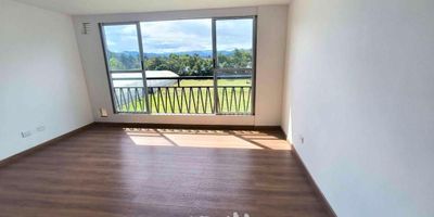 [ARR] ID HOUM: 158757

Entérate de todos los beneficios al arrendar con nosotros:
    • Asistencia e intermediación con el propietario
    • Firma tu contrato online
    • Arrienda sin burocracia, sin papeleos ni notarías

Departamento en arriendo, ubicado en el barrio Verganzo, con una superficie construida de 54.00 m² y superficie total de 54.00  m². 

Sus principales características son:

    • No amoblado
    • 3 dormitorios
    • 2 baños
    • Admite mascotas
    • 1 parqueadero
    • Piso 4
    • Año de construcción: 2020
            
Además, el inmueble cuenta con las siguientes amenidades:

    • Salón de eventos
    • Vigilancia 24 hrs
    • Ascensor
    • Zona de juegos
    • Alberca
    • Gimnasio
    • Zona de asadores

Si arriendas con nosotros, te brindamos asesoría personalizada durante todo el proceso.

Requisitos para arrendar con nosotros:

    • Arrienda sin codeudor*, fácil, rápido y seguro
    • Demuestra un ingreso mensual neto de al menos 2.5 veces el valor del arriendo (los ingresos mensuales se pueden complementar por las personas que vivirán en este inmueble)
    • Completa tu información básica y mándanos tus extractos bancarios o documentos que demuestren tus ingresos
    • No debes tener reportes negativos en centrales de crédito
        

IMPORTANTE:

    • Te invitamos a agendar una visita a esta propiedad
    • Si tienes alguna duda por favor puedes solicitar más información desde los portales como también contactarte directamente con nosotros
    
Más que una inmobiliaria, somos Houm.
*Aplican T&C