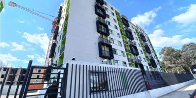 Código: 946FR5368 Excelente oportunidad de adquirir apartamento en conjunto cerrado en la ciudad de Tunja, con fácil acceso de transporte público; a pocas cuadras del Colegio de los Ángeles, Clínica Medilaser, Universidad de Boyacá y Green Hills, este consta de tres alcobas con closet, la habitación principal con baño privado, baño social, cocina integral, sala-comedor con balcón y zona de lavandería, el conjunto cuenta con vigilancia presencial las veinticuatro horas del día.

¡Lo mejor de todo... es negociable!!! Quieres obtener más información, contáctanos para ayudarte a elegir el espacio que buscas…
