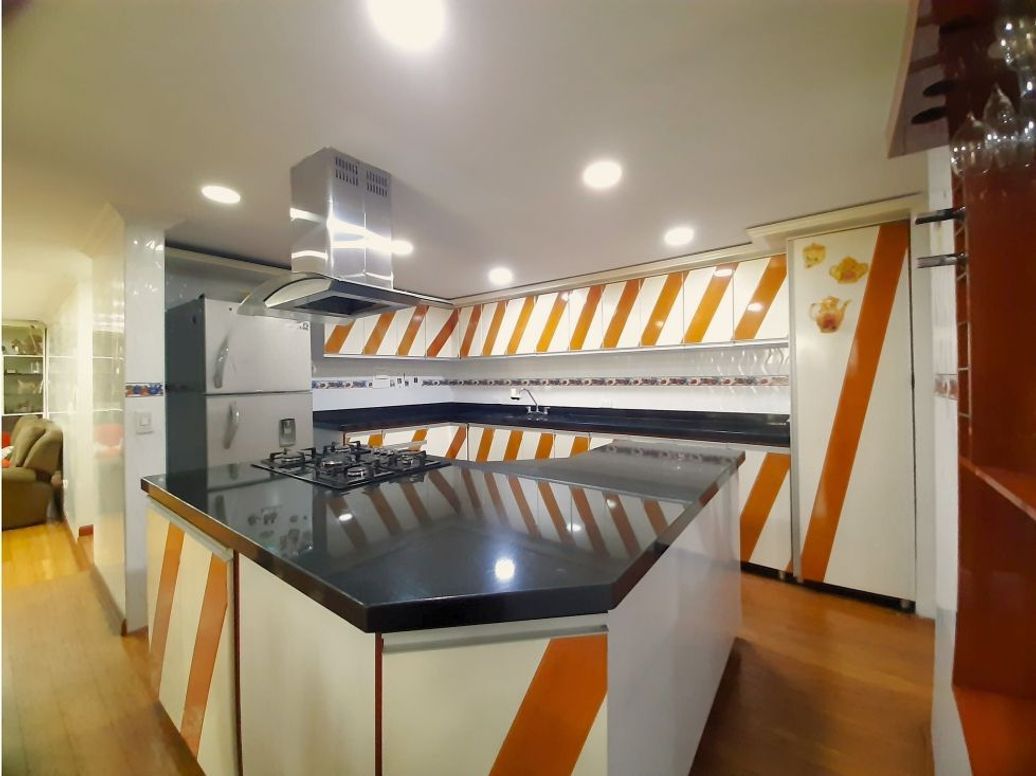 Casa de 4 alcobas en venta en Mandalay Et. Ii, Bogotá, 250 m² · foto 4 de 17